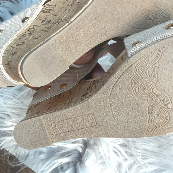 Jaclyn Smith Sandals - Picture 8 of 8